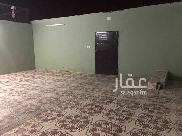 1208297 استراحه خلف استراحة الماسه بحي العرجان بالمزارع. مكونه من مطبخ مشب غرفه دورك مياه ومطبخ وحوش السعر شامل الكهرباء والماء 1200