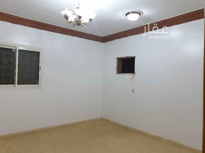1674556 شقة ب ملحق ب فلة ٤ غرف وصالة