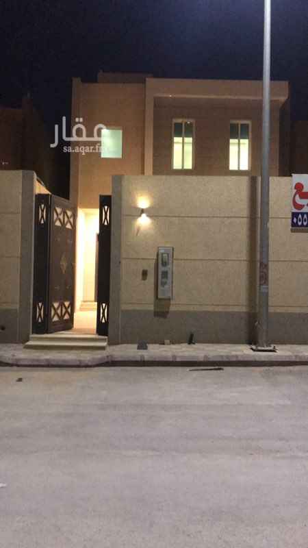 1558318 يوجد مطبخ راكب ومكيفات
على السوم