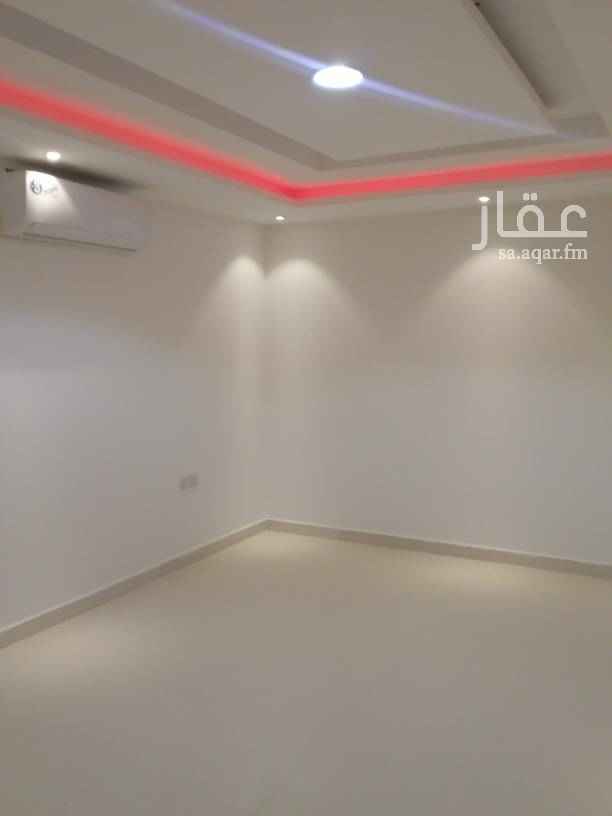 1503168 شقه فاخره بحي الربيع غرفتين نوم ومجلس وصاله وحمامين الاجار ٣٥ الف الشقه بفله مدخل مشترك مع شقتين السعر ٣٥ الف سنوى
