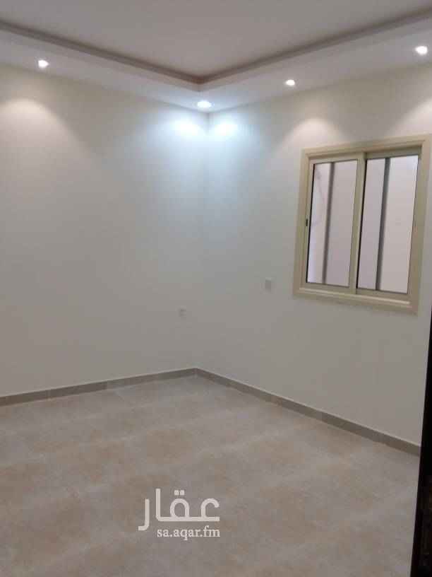 1556446 للاجار دور ارضي ممتاز فى حى الياسمين على شارع ٢٠ متر مدخل خاص مدخل سياره وغرفه سواق ومجلس ومقلط وصاله وثلاث منهم غرفه مستر بدون مكيفات ومطبخ جديد الاجار ستين الف ريال غرفه شغاله وحوش