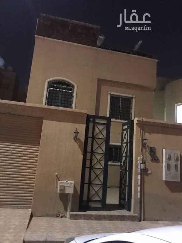 1526326 فله دبلكس نظيفه تتكون من اكثر من سبع غرف
يوجد مدخل سياره
يوجد خيمه بالسطح
يوجد غرفة خادمه
هناك امكانية فصل الفله لاكثر من شقه
