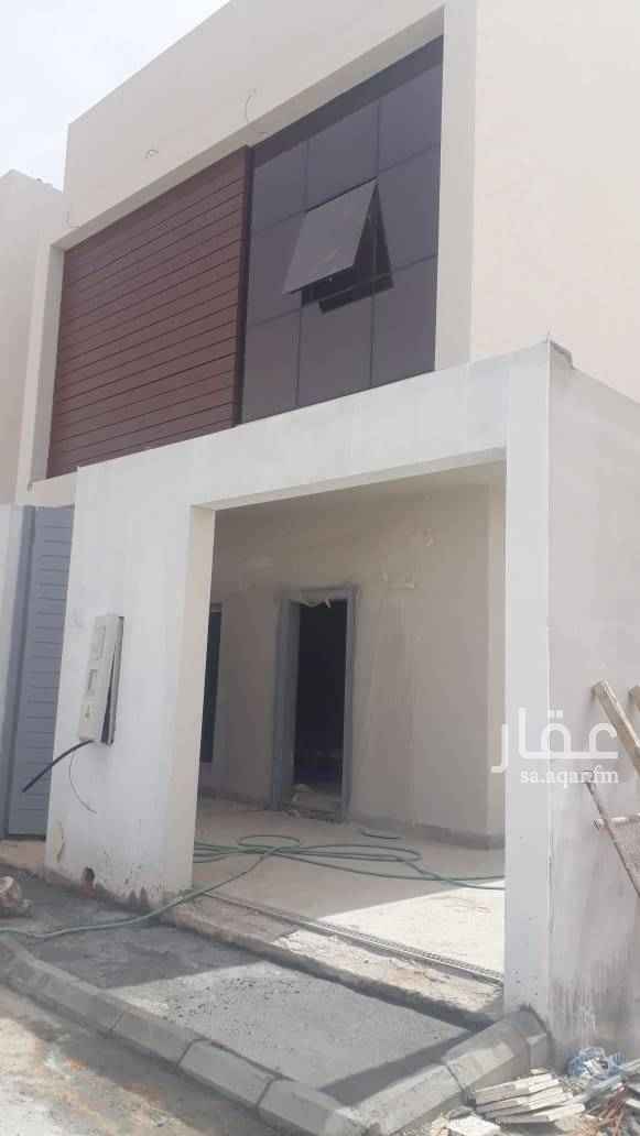 1505440 للبيع بحى القيروان 4 فلل دبلكس
المساحة 200 متر
الواجهة شرقية شارع 20
الفيلا تتكون من الارضي
مدخل سيارة غرفة سائق مجلس رجال مقلط صالة مطبخ مجلس نساء
العلوي يتكون من
4 غرف نوم ماستر كل غرفه بحمام صالة
السطح يتكون من
غرفة خادمة غرفة غسيل صالة اللعاب غرفة بحمام خارجى سطح
عفوآ الموقع غير دقيق
ملحوظة الفيلا تحت التشطيب النهائي
سعر البيع مليون 200 ألف
