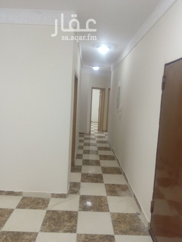 1743753 شقه 4 غرف وصاله دور ثالث مع السطح كهرباء مستقله مدخل مستقل بحي الخليج غرب شارع ابن الهيثم السعر 18الف