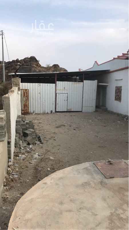 1144599 مبنى 5 غرف نوم بملحقاتها في الصناعيه الجديده خميس مشيط المستودعات مناسب للشركات و سكن للعماله او مستودع
لتواصل واتساب