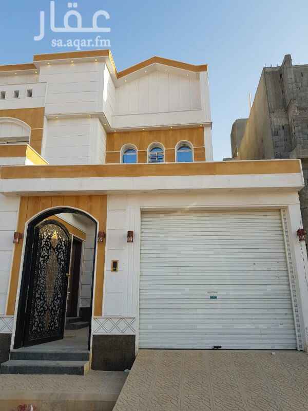 1290017 للايجار فيلا درج داخلي مساحة 350 ايجار سنوي 40,الف ريال حي الرمال التعمير