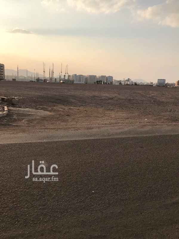 1299275 ارض ومحلات تجاريه على حدود التوسعه الشرقيه للحرم النبوي الشريف تمت ازالة جميع العقارات التي امامها والتي كانت تفصلها عن الحرم سابقا كما هو موضح بالصوره السعر قابل للتفاوض العرض للمشتري او المباشر مع المشتري فقط