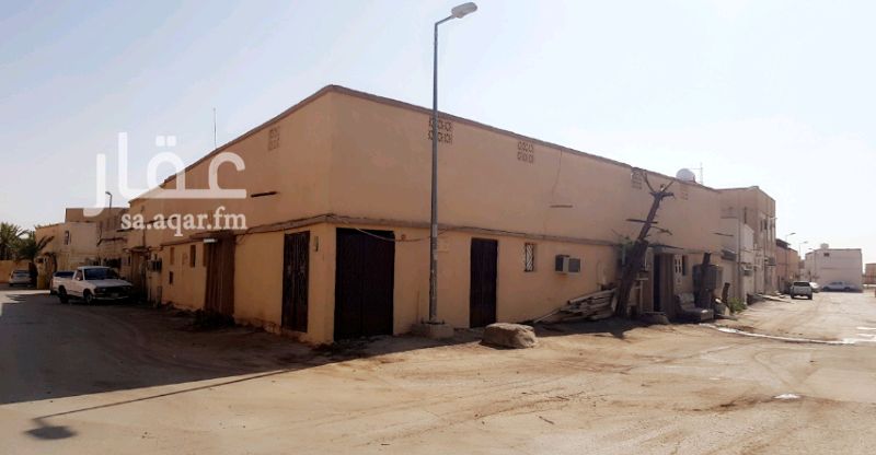 1289898 بيت شعبي بلك مرابيع بالحاير
مساحته 340م
زاوية شارعين 11م و شارع يتراوح من 11م الى 19م
مقسم الى قسمين
قسم 8غرف وصالة و3دورات مياة
وقسم غرفتين وصالة ودورة مياة ومطبخ
عدادين كهرب
مؤجر عزاب مصريين
حد 180.000
العرض مباشر ونرحب بالوسطاء
مكتب عبدالله المنيع للعقارات
ابو عبدالملك
0543300389
