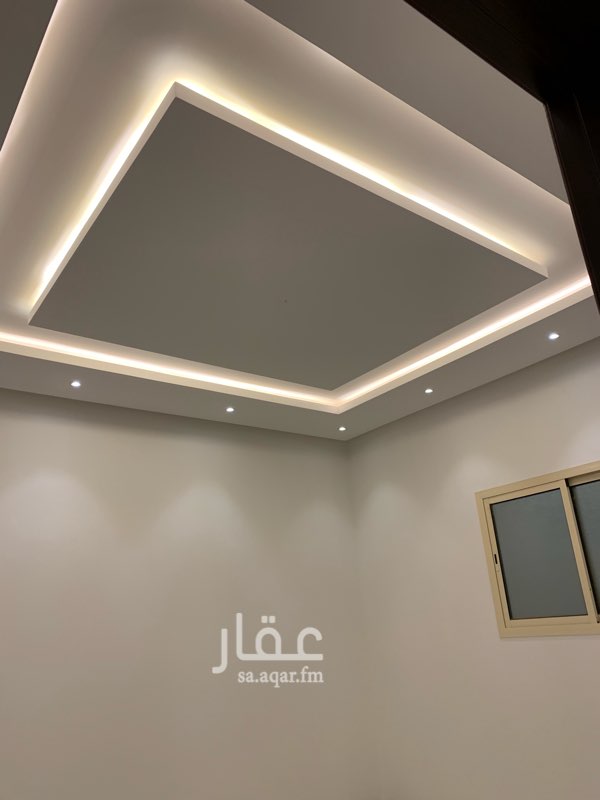 1700346 الشقه جديده وتشطيب عالي
مكونه من
2.غرف نوم
وصاله
ومطبخ مفتوح
ومجلس رجال
2.دورات مياه