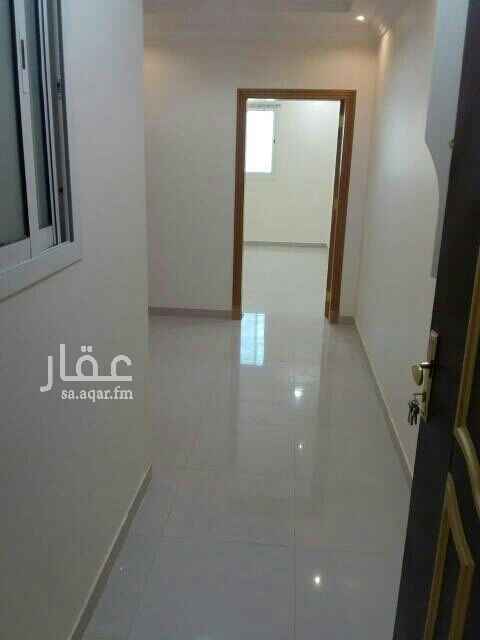 1649235 ثلاث غرف نوم وصالة ومطبخ راكب واثنين دورة مياه مكيفات راكبه مصعد بالعمارة
