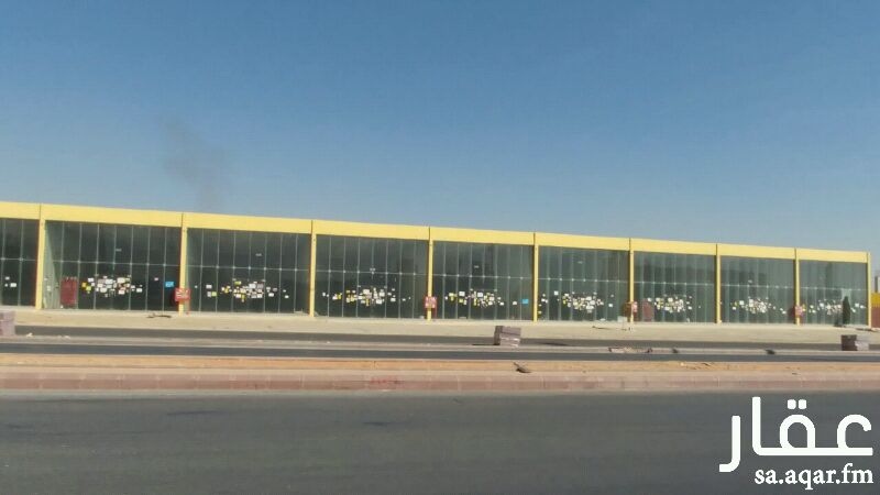 356481 مجمع صالات تجارية للبيع او للإيجار
عدد 10 صالات مساحة الصالة 8×20
حوش خلفي بمساحة 3000 م
مجموع المساحة كاملة 5400 م
أطوال الأرض 90 م علي نجم الدين الأيوبي
في عمق 60
شارعين 60 جنوبي و 20 شمالي
موقع مميز بعد اشارة عبدالرحمن الداخل باتجاه الغرب و قبل اشارة عبدالرحمن بن سعود.أفضل منطقة استثمارية علي طريق نجم الدين الأيوبي.