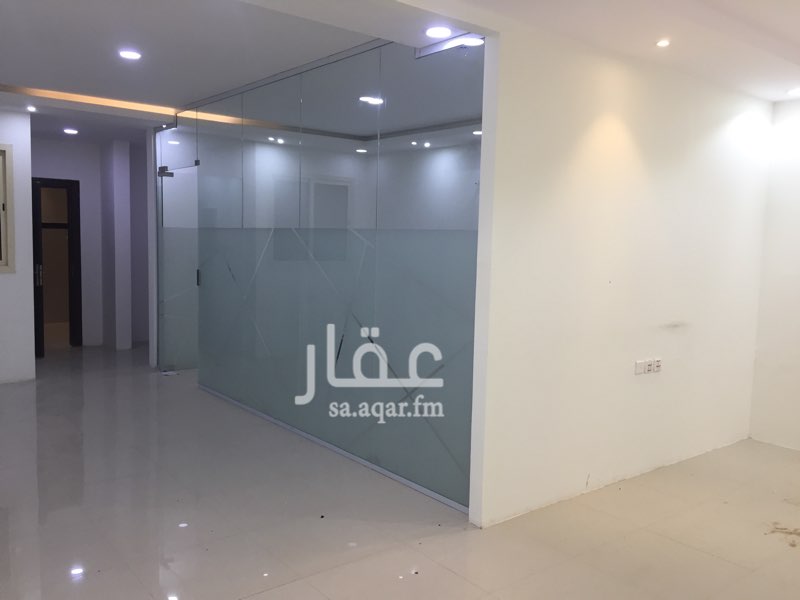 1461436 مكتب للإيجار دور ثاني بحي النفل طريق أبو بكر الصديق للتواصل برجاء الاتصال على الرقم
0554300700