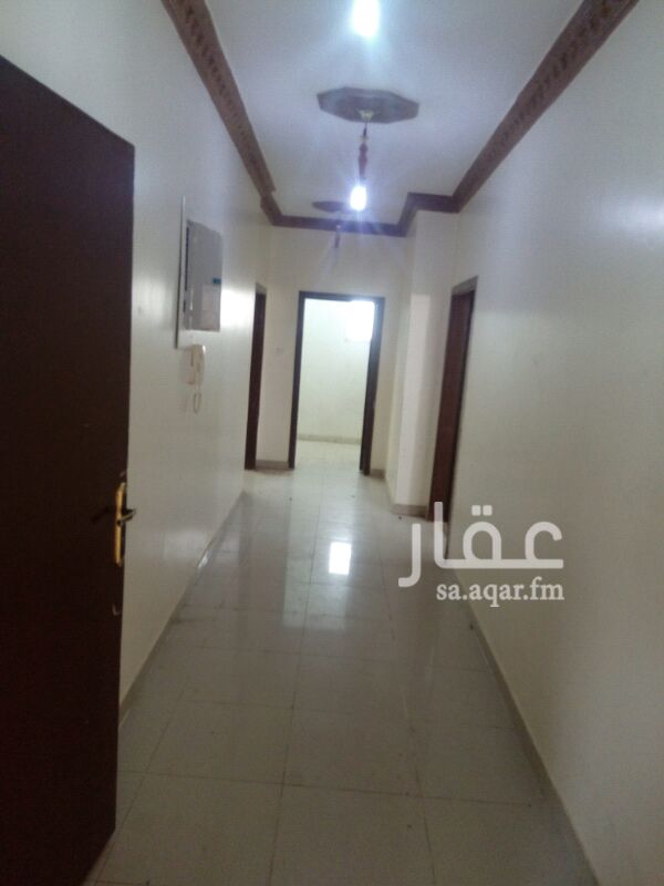 1290536 شقه 4غرف وصاله دور ثالث مع السطح كهرباء مستقله بحي الخليج غرب شارع ابن الهيثم السعر 20الف