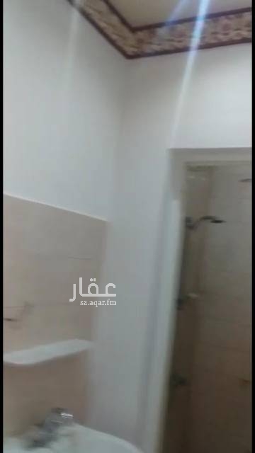 1644529 شقه للايجار بجانب الجسر المعلق مدخلين مطبخ راكب في فله مجدده بالكامل.