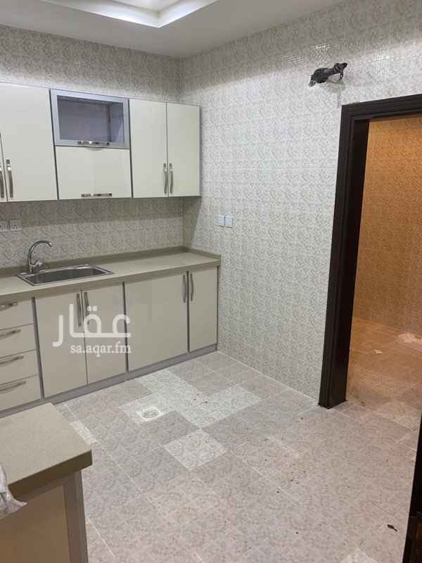 1509136 يوجد شقق ٣ غرف او ٤ او ٥ تشطيب ممتاز مكيفات سبليت عماره جديده وغيرها