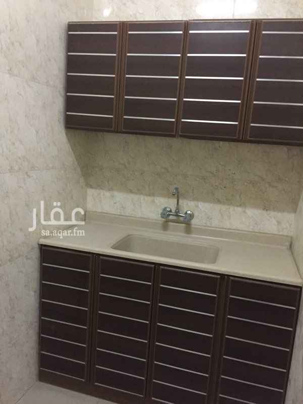 1716437 فرصه عقارية
دور في عماره تجارية مكون من اربع شقق و لكل شقة مدخلها الخاص
الشقق جديده بالكامل والمطابخ كاملة و مكيفه الشقق للايجار بالكامل والسعر قابل للتفاوض
الشقق تصلح للشركات و اصحاب الاعمال
الموقع قريب من هايبر بنده و العثيم و في موقع ممتاز جداً