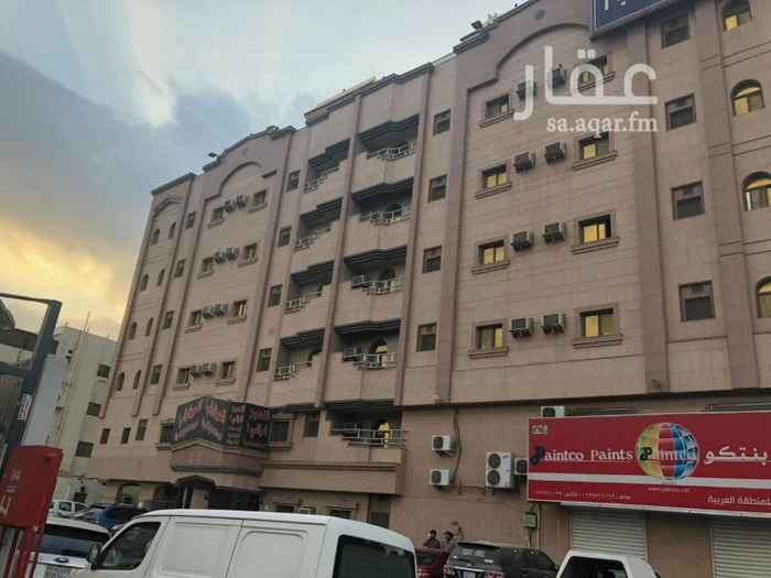 1161624 للبيع عمارة مساحة 1100م شقق مفروشة على 3 شوارع منها شارع مكونه 41 شقه مختلفه بين غرفه وغرفتين و٣ غرف وعدد 4 محلات تجاريه العمر 12 سنه الشقق موجره بشيك واحد بقيمة مليون والمحلات بعقود متفرقه بقيمة 200 الف الدخل العام مليون و200 الف
مدة العقد 10 سنوات باقي 5 سنوات مطلوب 13 مليون تفاوض