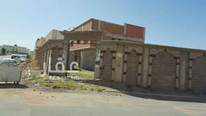 1410425 فيلا عظم وحوش تقع بمخطط باقدو على شارعين