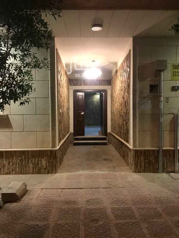 1297017 شقة للايجار
دور ثالث
اربع غرف منهم غرفة بحمام مستقل وصالة وثلاث حمامات ومطبخ راكب
يوجد ملحق مستقل مع المطبخ
مكيفات اسبليت راكبة عدد : ٦ مكيفات بالغرف والصالة والمطبخ
ارضيات الصالة والممرات باركيه
الغرف كلها راكبة اضاءة ثريات
للتواصل : 0544073834