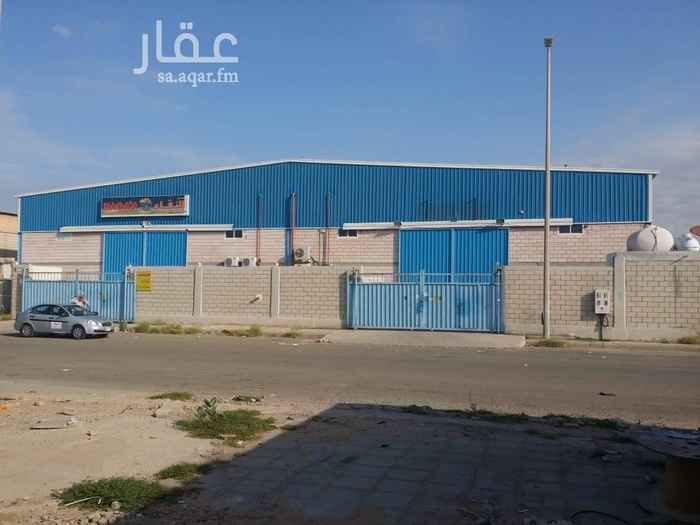 1561494 مستودع للبيع مساحته الإجمالية ٢٢٠٠ متر مربع به كافه التراخيص والتصاريح مؤجر على شركتين بمبلغ ٢٢٠ الف في السنه ايجارات جديده