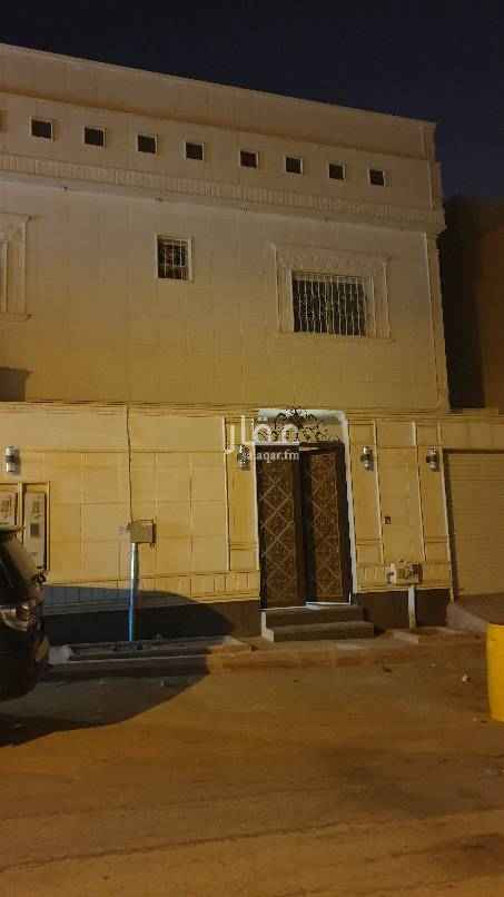 1688006 للايجار دور ارضي مع مدخل سيارة مجلس مقلط صاله مطبخ غرفة كبار السن الدور الأول غرفتين نوم غرفة ساىق