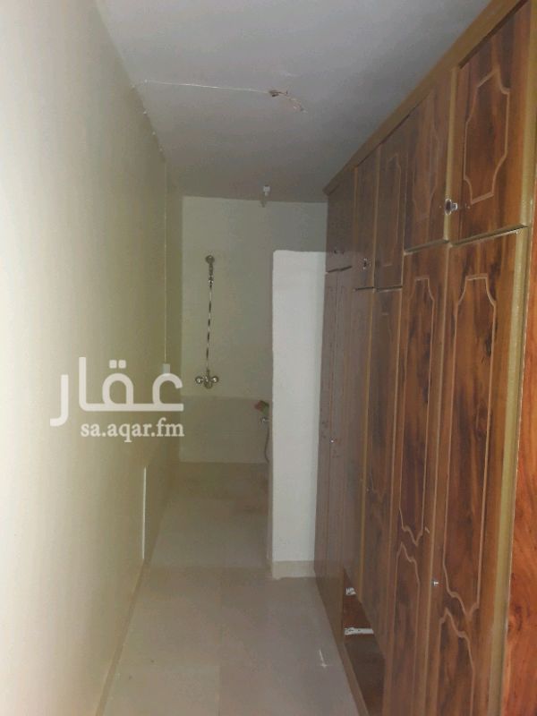 1295622 دورارضي
مشب ودورةمياه ومغاسل
مجلس مع دورةمياه وومقلط
مطبخ راكب مع مستودع
صاله وثلاث غرف نوم وحده ماسترودورتين مياه
غرفة شغاله مدخل سياره واسع