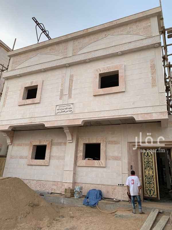 1547574 سلام عليكم ورحمة الله وبركاته
يوجد لدينا عمارة دوبلكس دورين وملحق
الدور شقة مكونه من خمسه غرف وثلاث حمامات اعزكم الله والملحق غرفتين وصاله وحمام
المساحة 500 متر
الموقع : النوارية خلف بسمة دبي
المطلوب مليون و600 من الاخر الاستلام بعد شهرين باذن الله