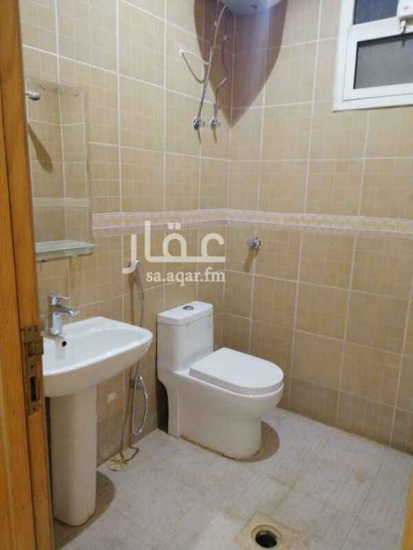 1361874 شقه للايجار عزاب غرفه وصاله ومطبخ وحمام راكبه مكيفات مجدده بالكامل يوجد بها مصعد
قريبه من خالد بن الوليد ومن طريق الملك عبدالله ومن أسواق التميمي
موقع متميز متوفر جميع الخدمات