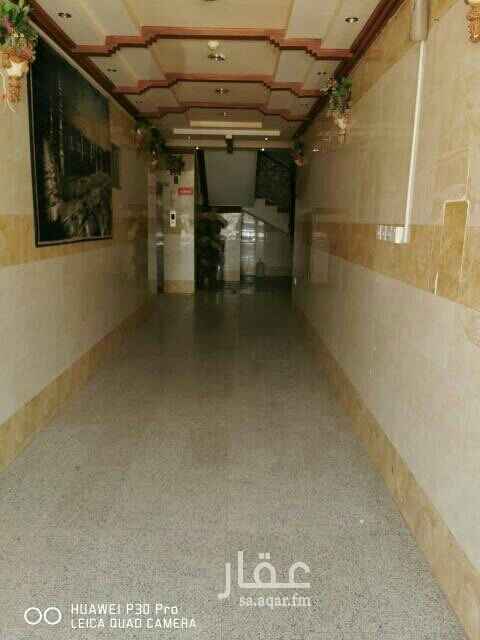 1700452 شقه عوائل غرفه وصاله وحمام ومطبخ مكيفات ومطبخ راكب
موقع متميز متوفر جميع الخدمات
حي الحمرا شارع البحار قريب من طريق الملك عبدالله