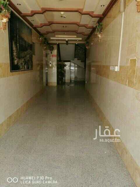 1700454 شقه عوائل للايجار غرفتين وصاله ومطبخ وحمامين مكيفات ومطبخ راكب موقع متميز متوفر جميع الخدمات حي الحمرا شارع البحار قريب من طريق الملك عبدالله