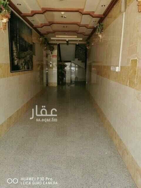 1700457 شقة عوائل للايجار غرفه وحمام ومطبخ مستقل مكيفات راكبه موقع متميز متوفر جميع الخدمات حي الحمرا شارع البحار قريب من طريق الملك عبدالله