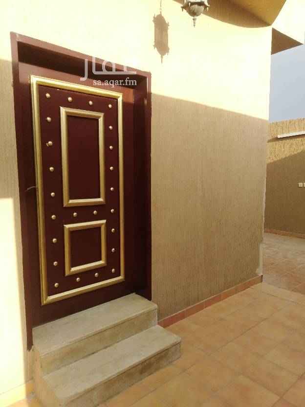 1395189 عماره سكنيه درج وسط تفتح على مواقف وحديقه وساحه مسجد تتكون من مجلس رجال ومقلط ومجلس نساء ومطبخ فى الدور الأرضى والدور العلوى يتكون من ٤ غرف نوم كبيره وعدد ٤ دورات مياه ومدخل سياره وسطح مجدده بالكامل