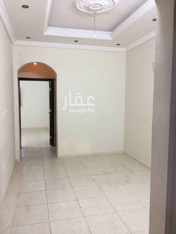 1118444 شقه ٤ غرف صاله وحمامين ومطبخ موقف خاص شامل المياه والصرف الصحي امكانية الدفاعت كل ٤ شهور عقار جديد ٣ سنوات