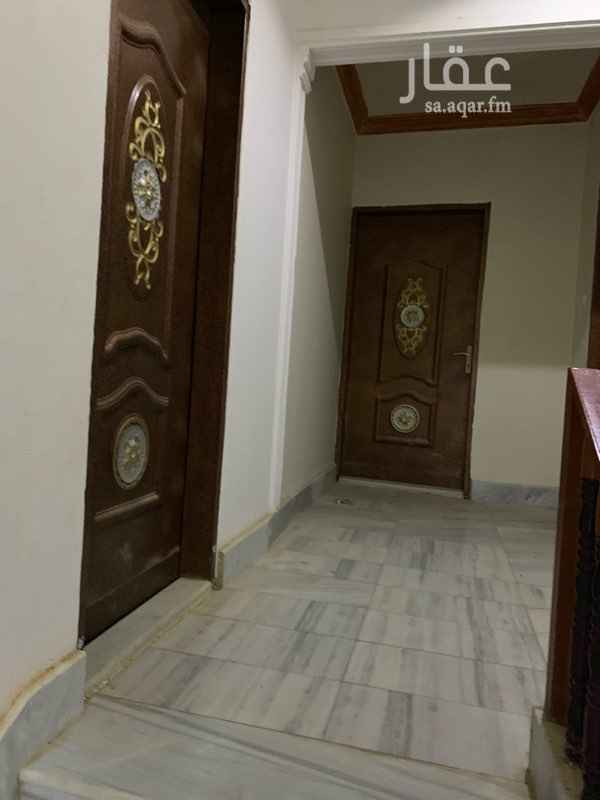 1551584 شقه مكونه من مدخلين +اربع غرف + دورتين مياه
ملاحظه : الكهرب مشترك