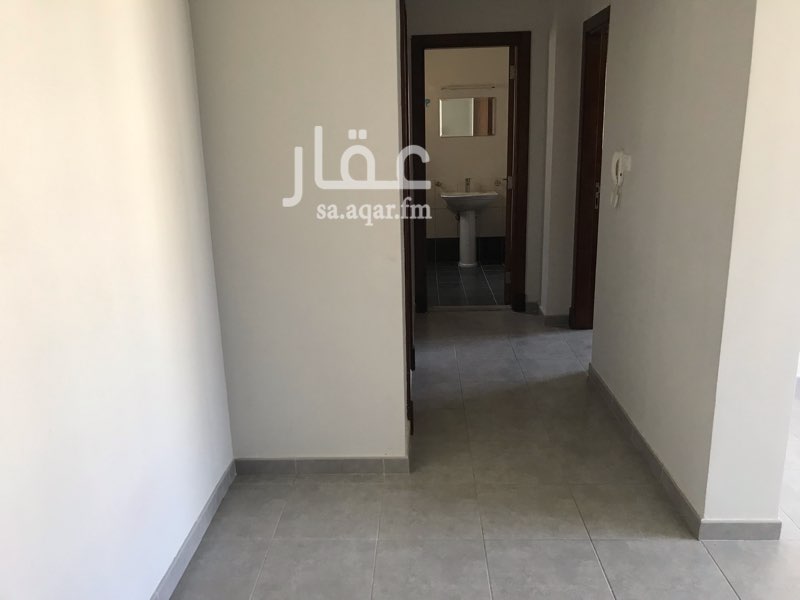 1603751 شقة مطلة على الحديقة في مجمع الشروق مدينة الملك عبدالله الإقتصادية في الدور الثالث عبارة عن غرفة نوم وصالة وحمام ومطبخ راكب ومكيفات راكبة يوجد مصعد ومواقف سيارات مظللة المطلوب 370 اف ريال