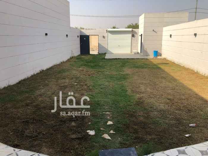 1739561 استراحة عزاب للايجار حي الرمال حوش كبير مطبخ وصالة وغرفة صغيرة وعدد ٢ دورة مياة