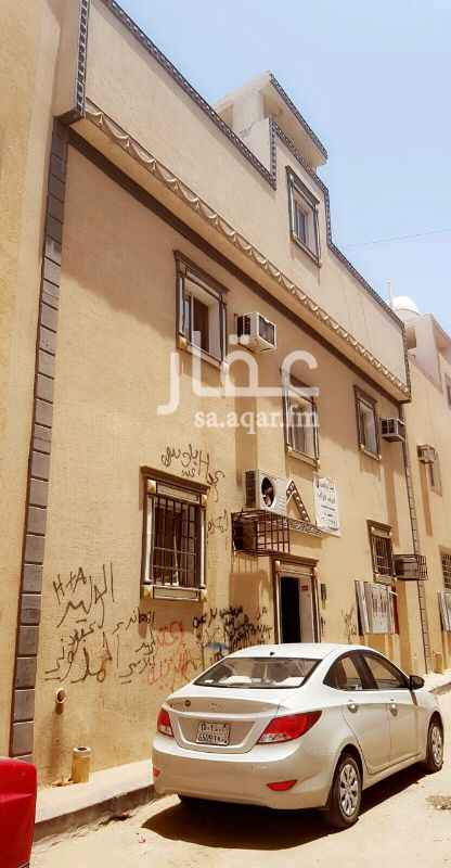 1586724 *عمارة جديدة بعتيقة*
*239م شارع ٧م*
*٥شقق من ٣غرف وصاله وحمامين ومطبخ وملحق غرفه وصاله وحمام ومطبخ*
*الدخل 55000 عزاب*
*السوم 610.000*
*الحد 650.000 قابل للتفاوض*
*مكتب عبدالله المنيع للعقارات*
*ابو خالد*
0544389559