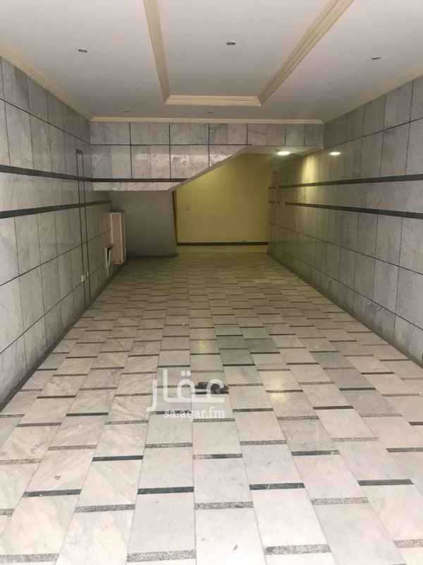 1449883 للايجار شقق عزاب بحي الفلاح مخرج 7 قريب من الدايري الشمالي
موقع مميز علي شارع عام يوجد خدمات تسالي + مغاسل
غرفة نوم 4*4 + صاله + مطبخ ( سيرفيس ) + حمام + مكيفات شباك .. عداد كهرب خاص لكل شقة
الايجار: 14 الف علي دفعتين
والله الموفق