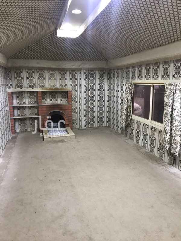 1513987 استراحة عزاب مقابل استاذ الملك فهد شارع قابوس بيت شعر 8*4
غرفه 6*4 - مطبخ دورة مياه
شارع كبير موقع مميز الايجار 21000 سنوي