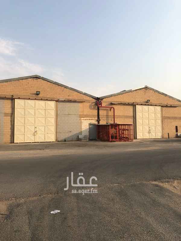 1727824 مستودع كامل الخدامات وكامل الاوراق من دفاع الى البلدية
موقع متميز جداً