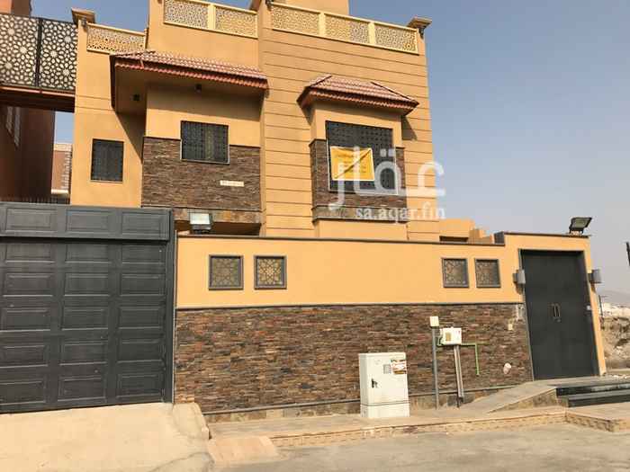 1636254 شقه فاخره للايجار بمخطط رابية مكه الرصيفه بجوار الاسكان مكونه من اربعه غرف (غرفتين كبيره وغرفتين صغيره) و ثلاثة دورات مياه ومطبخ المكيفات مركزي واسبيليت راكبه والمطبخ راكب ارضيات رخام واسقف جبس