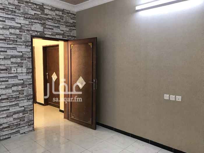 1299101 3 غرف وصاله ودورتين مياه ومشب خارجي
الاجار سنوي 18000
او شهري 1500
المطلوب عائله صغيره جدا