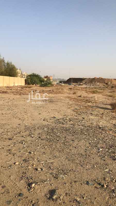 1685963 صك أليكتروني
أرض مسورة
يحدها أربعه شوارع
يوجد بها مزروعات
بئر أرتوازي
خزان مسلح يغذيها مياة العين العزيزية
مباني قائمة
تمتاز بأن أمامها أرض فضاء بمساحة تتجاوز ٢٠٠٠ متر
وكذلك قربها من طريق مكة - جدة السريع وكذلك القديم
ومجاورتها لشركات تجارية وشركات نقل حج وعمرة
مناسبة للأستثمار ( مجمع تعليمي / قاعة مناسبات / مستودعات / مجمع لشركات نقل )