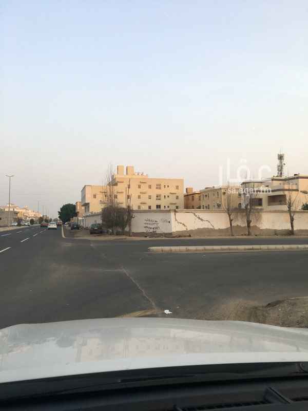 1758903 قطعة ارض بصك الكتروني واحد علي شارعين 72واجه شرقيه واربعين علي الواجه شماليه يوجد تصريح بناء تجاري سكني