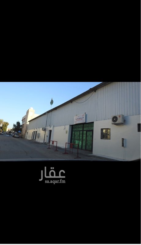 1587483 فله موجره علي مدرسه بعقد سنوي 300 الف دفعتين امكانيه تمديد العقد لمن يرغب
شارعين زاويه جنوبي15م غربي 10م امامها حديقه
مسومه ب2 مليون 500