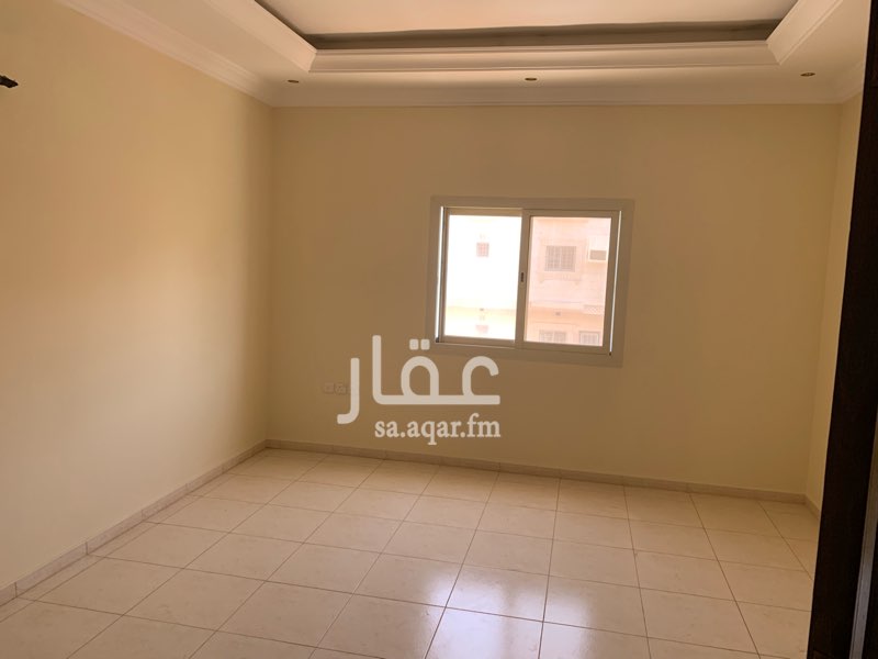 1481573 شقة غرف كبيرة اقل غرفة 4-4 باقي الغرف 6-4 مساحة الصالة 7ونص - 5 ومطبخ 3ونص-4
4غرف 3 حمام ومطبخ مع غرفة خزين للاغراض
رقم التواصل 0544446414