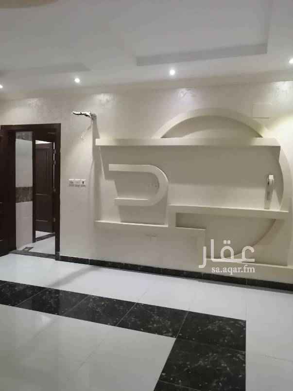 1557455 تتكون من ٧ غرف +5 حمامات +غرفة سائق +موقف خاص +خزان مستقل + غرفة شغاله المساحه ٢٥٠ السعر ٩٠٠٠٠٠ الف جوال ٠٥٥٠٥١٦٣٢٣