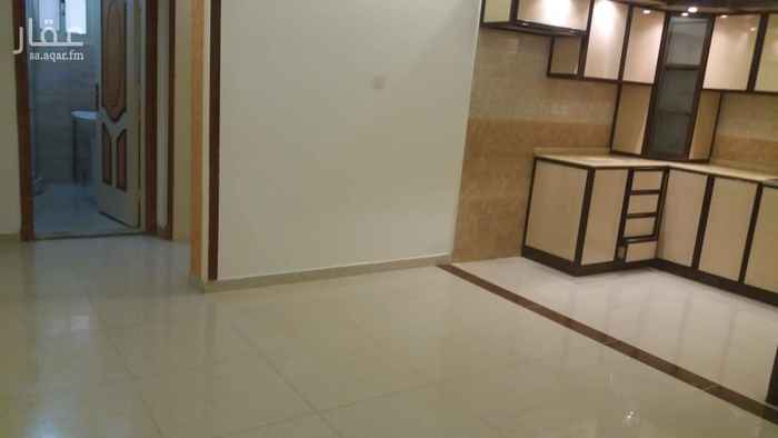 1748558 الشقه مكونه من ٤ غرف وصاله و٢ دورات مياه موقف خاص خزان
مطبخ راكب السعر ٢٣٠٠٠ ج ٠٥٥٠٥١٦٣٢٣