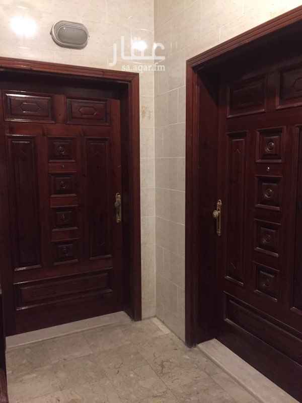 1645878 الغرف كبيرة
العماره نظيفة جدا
الشقة مرتبه وجميله جدا
السعر قابل للتفاوض