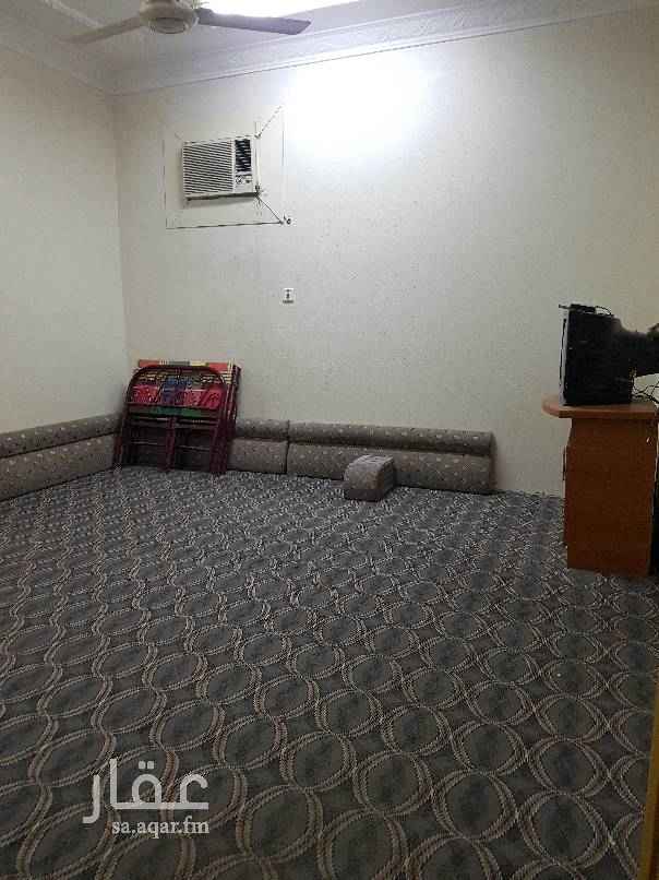 1448905 ( للعزاب ) شقه مؤثثه مكونه من غرفه ومطبخ وحمام تتميز بالهدوء ومستوى امان عالي كما ان الموقع على شارع تجاري وسط المدينه جميع الخدمات قريبه ويمكن الوصول لها خلال دقيقتين مشيا بالاقدام علما ان المياه والكهرباء مجانا
ايجاراتها تختلف تبدا من ١٢٠٠ الى ١٥٠٠ ريال
